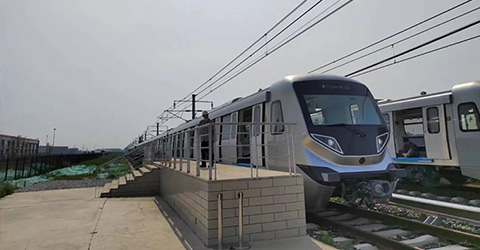 裝配有華啟PIS的北京地鐵3號線首列車下線